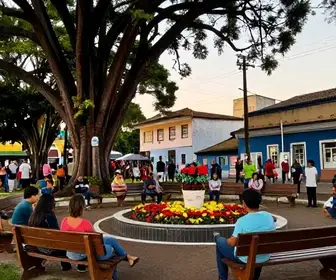Praça Coronel Benedito de Almeida: O Coração da Cultura em Mogi das Cruzes